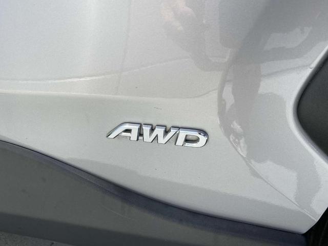 Photo of 2022 Silver Toyota RAV4 Hybrid