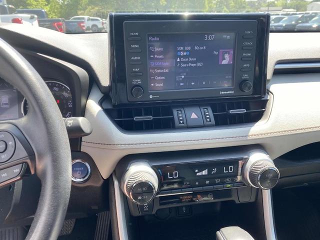 Photo of 2022 Silver Toyota RAV4 Hybrid