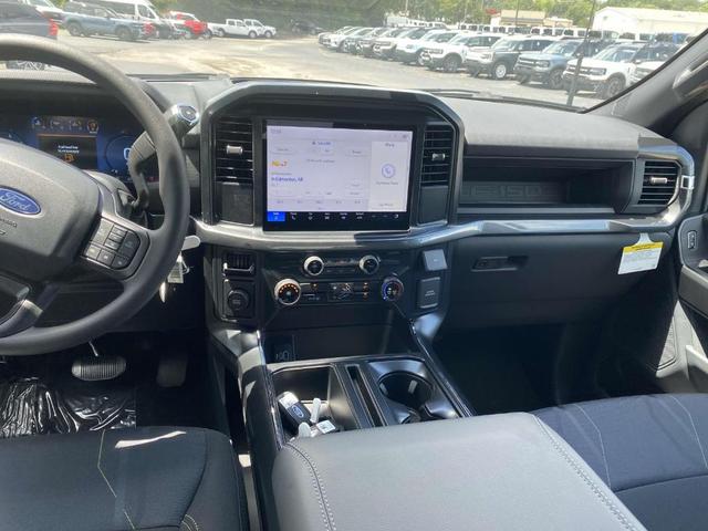 Photo of 2025 Oxford White Ford F-150