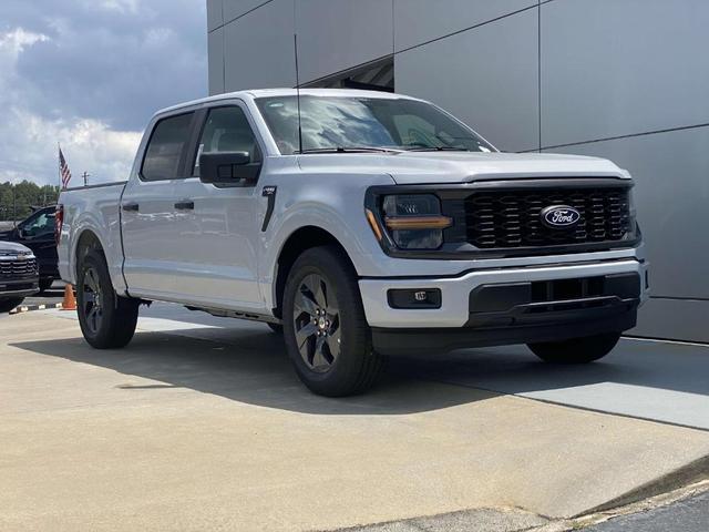 Photo of 2025 Oxford White Ford F-150