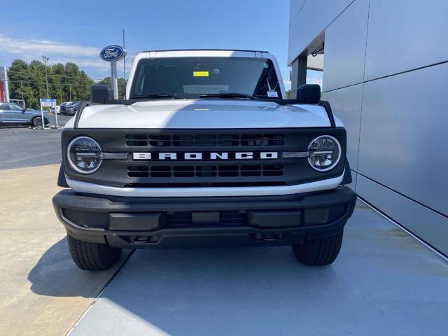 Photo of 2025 White Ford Bronco