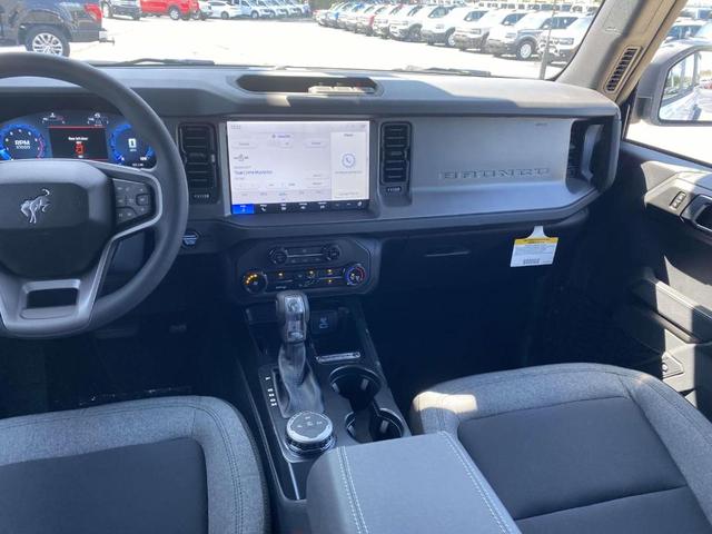 Photo of 2025 White Ford Bronco