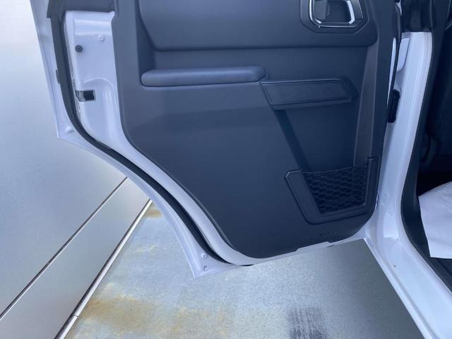Photo of 2025 White Ford Bronco