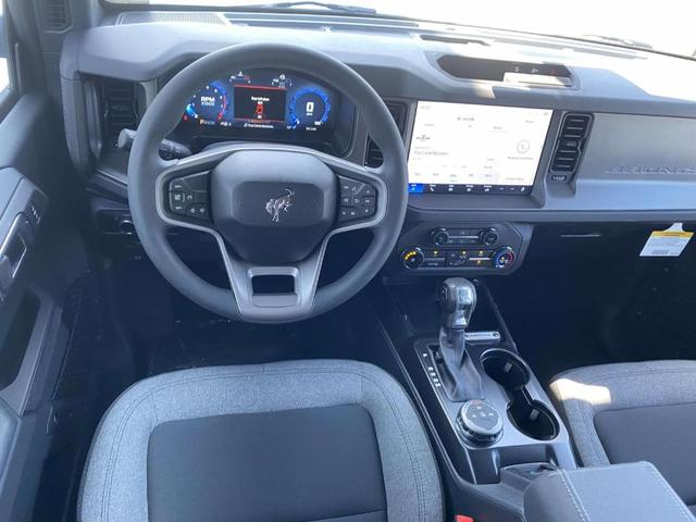 Photo of 2025 White Ford Bronco