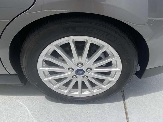 Photo of 2014 Sterling Gray Metallic Ford C-Max Energi