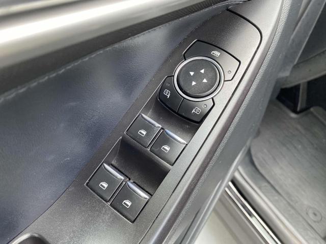 Photo of 2020 Black Ford Explorer