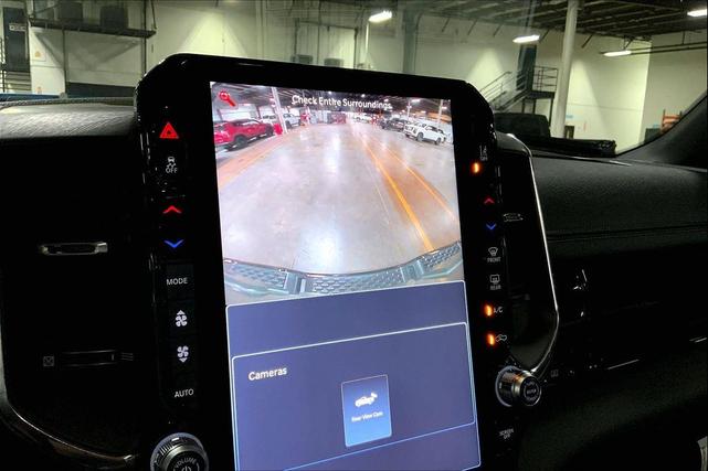 Photo of 2026 Diamond Black Crystal Pearlcoat RAM 1500