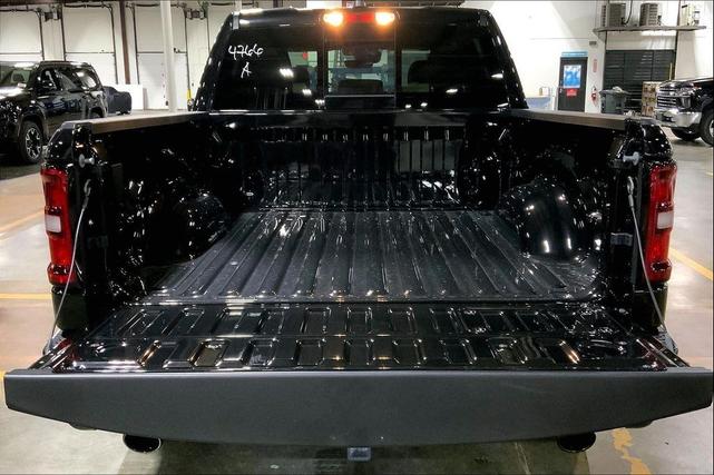 Photo of 2026 Diamond Black Crystal Pearlcoat RAM 1500