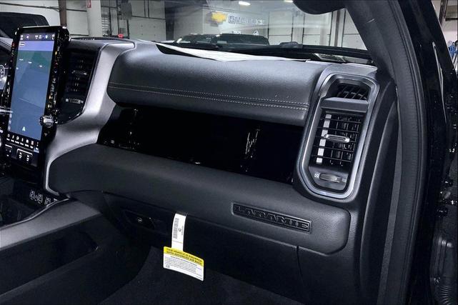 Photo of 2026 Diamond Black Crystal Pearlcoat RAM 1500