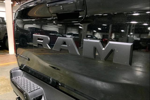 Photo of 2026 Diamond Black Crystal Pearlcoat RAM 1500