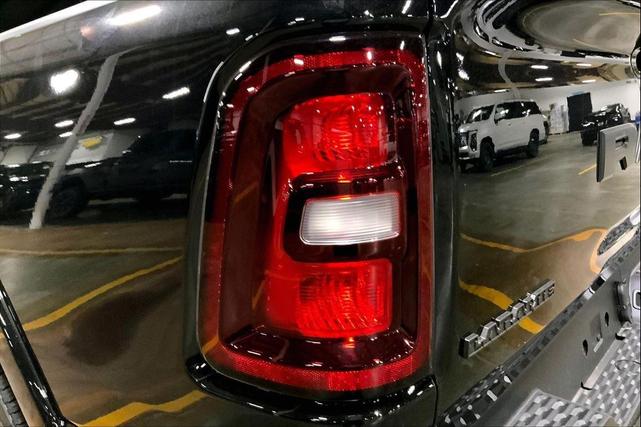 Photo of 2026 Diamond Black Crystal Pearlcoat RAM 1500
