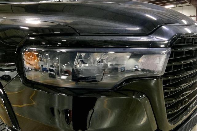 Photo of 2026 Diamond Black Crystal Pearlcoat RAM 1500