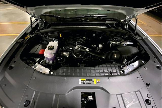 Photo of 2025 Bright White Clearcoat Jeep Grand Cherokee