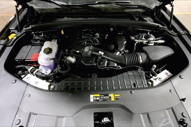 Photo of 2025 DIAMOND BLACK CRYSTAL P/C Jeep Grand Cherokee L