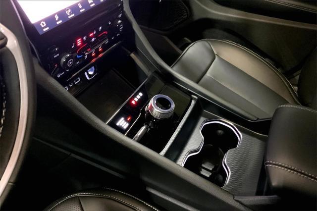 Photo of 2025 DIAMOND BLACK CRYSTAL P/C Jeep Grand Cherokee L