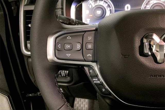 Photo of 2026 Diamond Black Crystal Pearl-Coat Exterior Paint RAM 1500