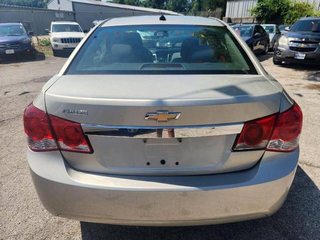 Photo of 2013 Gold Chevrolet Cruze