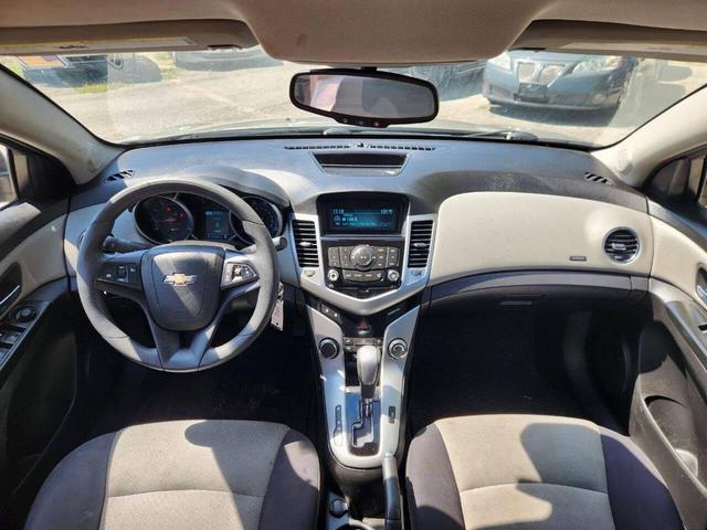 Photo of 2013 Gold Chevrolet Cruze
