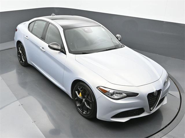 Photo of 2021 Lunare White Metallic Alfa Romeo Giulia