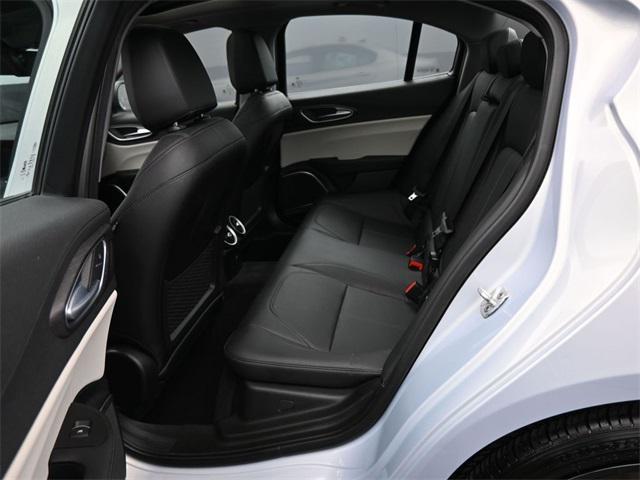 Photo of 2021 Lunare White Metallic Alfa Romeo Giulia