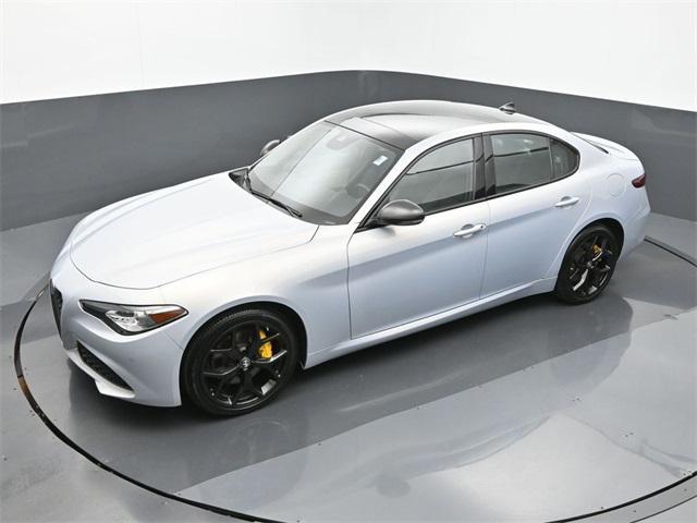 Photo of 2021 Lunare White Metallic Alfa Romeo Giulia