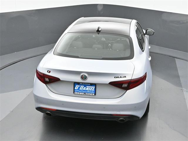 Photo of 2021 Lunare White Metallic Alfa Romeo Giulia