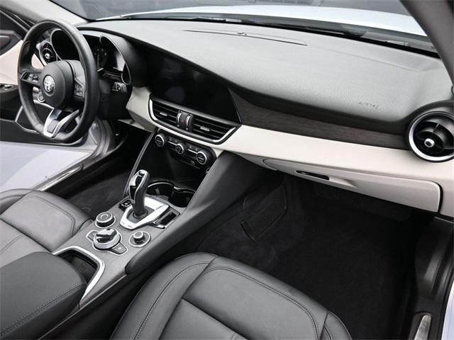 Photo of 2021 Lunare White Metallic Alfa Romeo Giulia