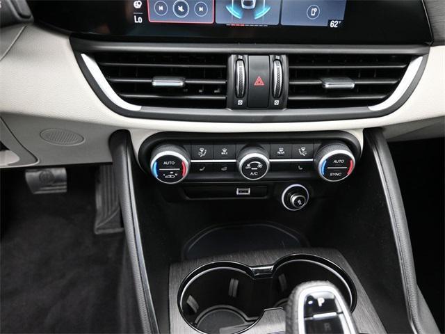 Photo of 2021 Lunare White Metallic Alfa Romeo Giulia