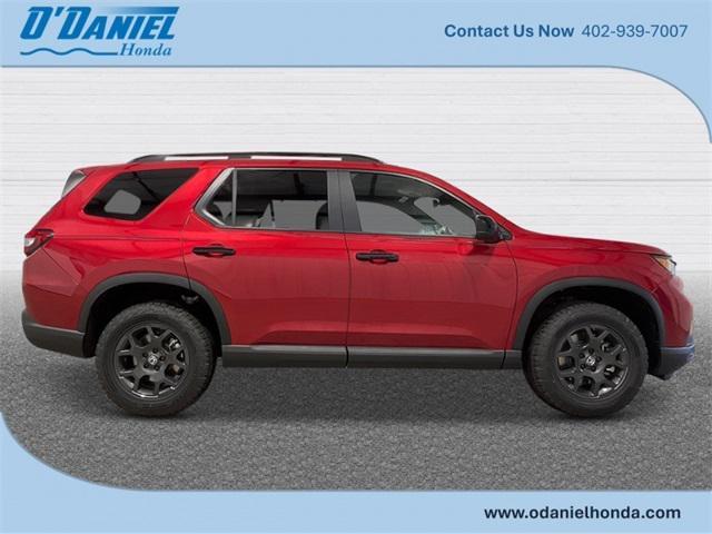 Photo of 2025 Radiant Red Metallic II Honda Pilot