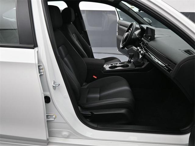 Photo of 2025 Platinum White Pearl Honda Civic