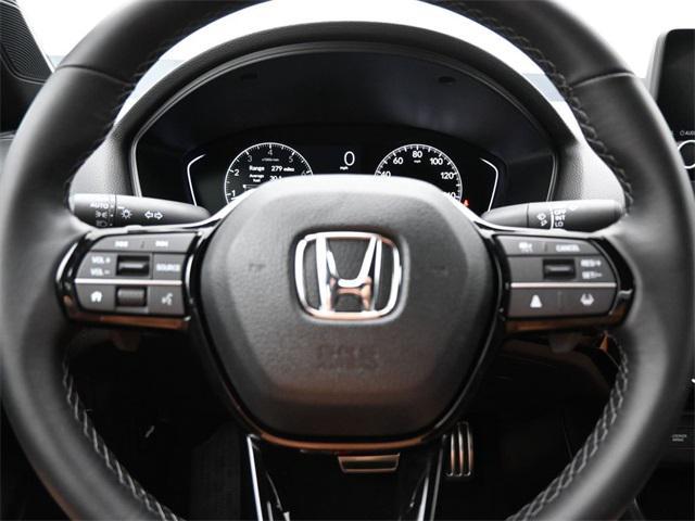 Photo of 2025 Platinum White Pearl Honda Civic