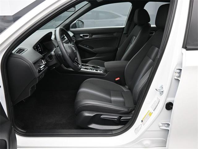 Photo of 2025 Platinum White Pearl Honda Civic