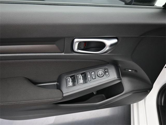 Photo of 2025 Platinum White Pearl Honda Civic