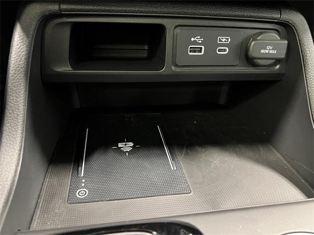 Photo of 2025 Lunar Silver Metallic Honda Pilot