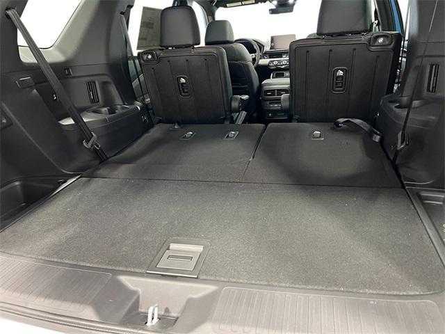 Photo of 2025 Lunar Silver Metallic Honda Pilot