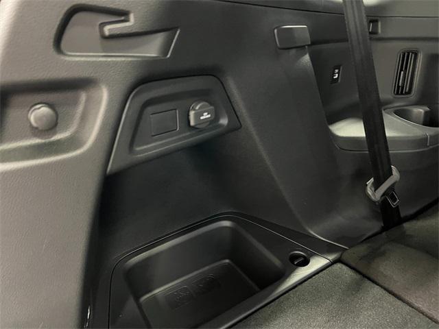 Photo of 2025 Lunar Silver Metallic Honda Pilot