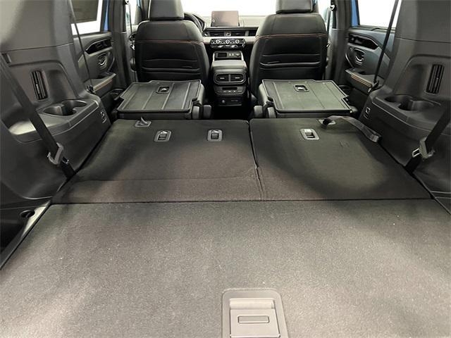 Photo of 2025 Lunar Silver Metallic Honda Pilot