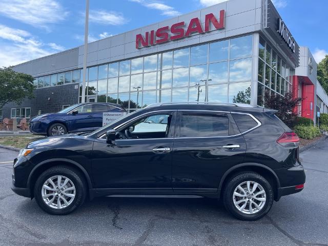 Photo of 2018 Magnetic Black Nissan Rogue