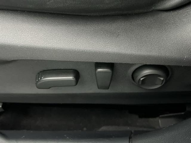 Photo of 2022 Ice Silver Metallic Subaru Legacy