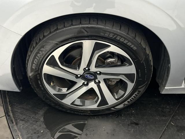 Photo of 2022 Ice Silver Metallic Subaru Legacy
