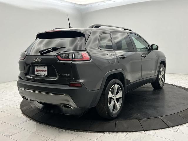 Photo of 2022 Granite Crystal Metallic Clearcoat Jeep Cherokee