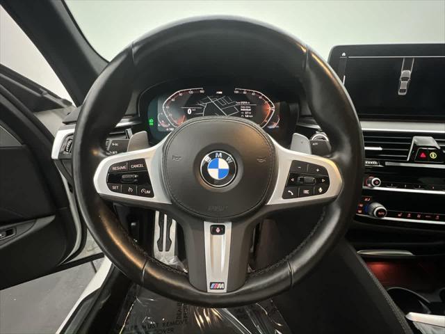 Photo of 2023 Alpine White BMW 540