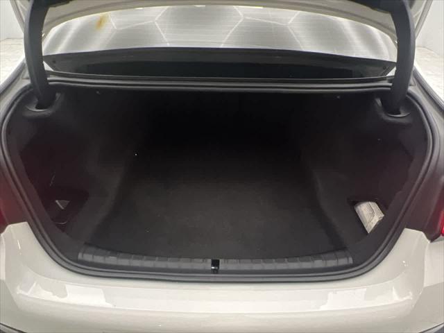 Photo of 2023 Alpine White BMW 540