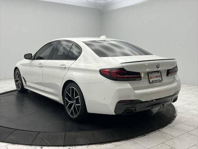 Photo of 2023 Alpine White BMW 540