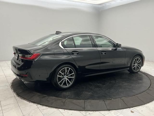 Photo of 2020 Black Sapphire Metallic BMW 330