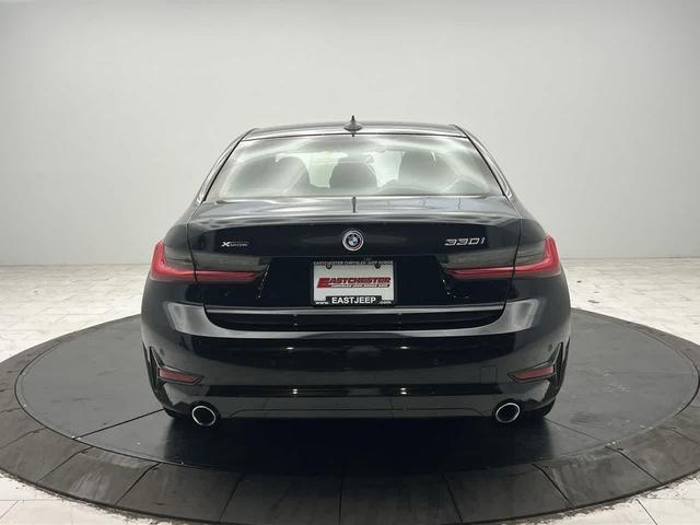 Photo of 2020 Black Sapphire Metallic BMW 330