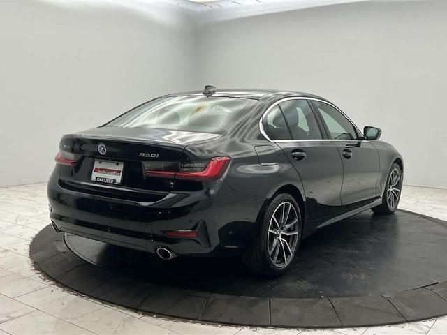Photo of 2020 Black Sapphire Metallic BMW 330