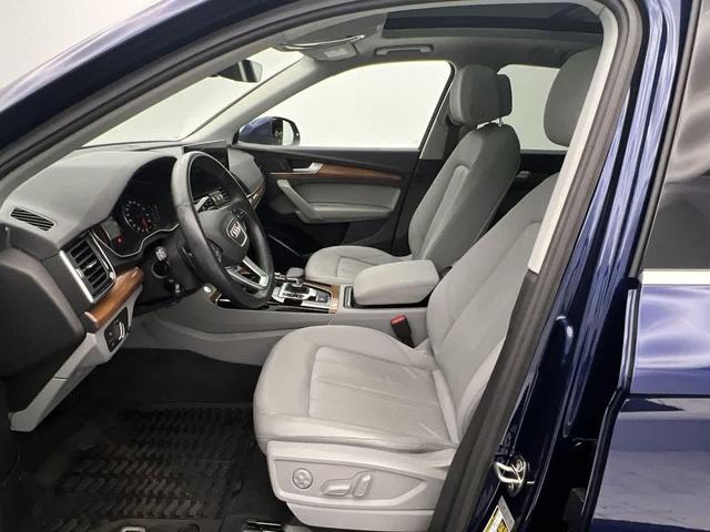 Photo of 2022 Navarra Blue Metallic Audi Q5
