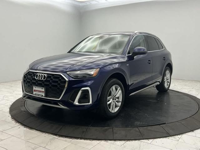 Photo of 2022 Navarra Blue Metallic Audi Q5