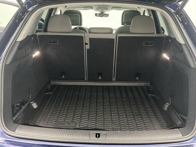 Photo of 2022 Navarra Blue Metallic Audi Q5